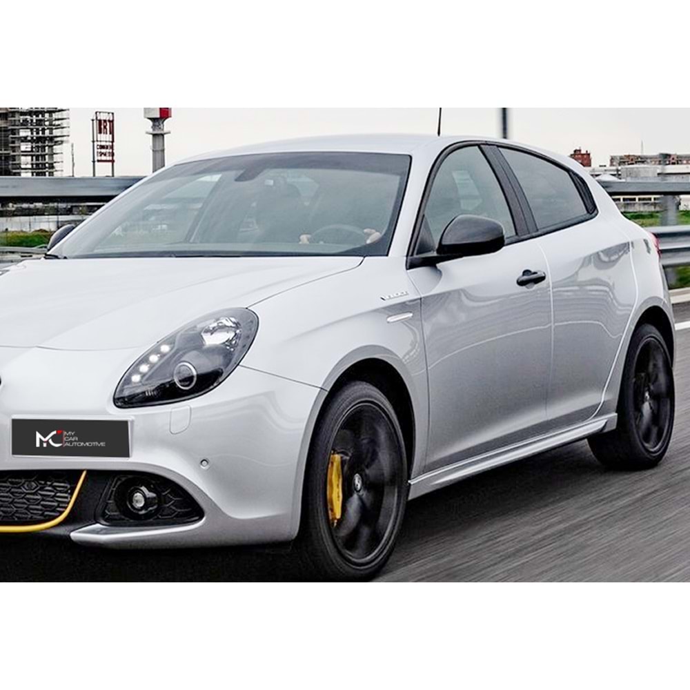 A. Romeo Guilietta 2010+ - Marşpiyel/Yan, A Plus Veloche V1 Stil, Piano Black Ürün Yüzeyi, Vakum, Set