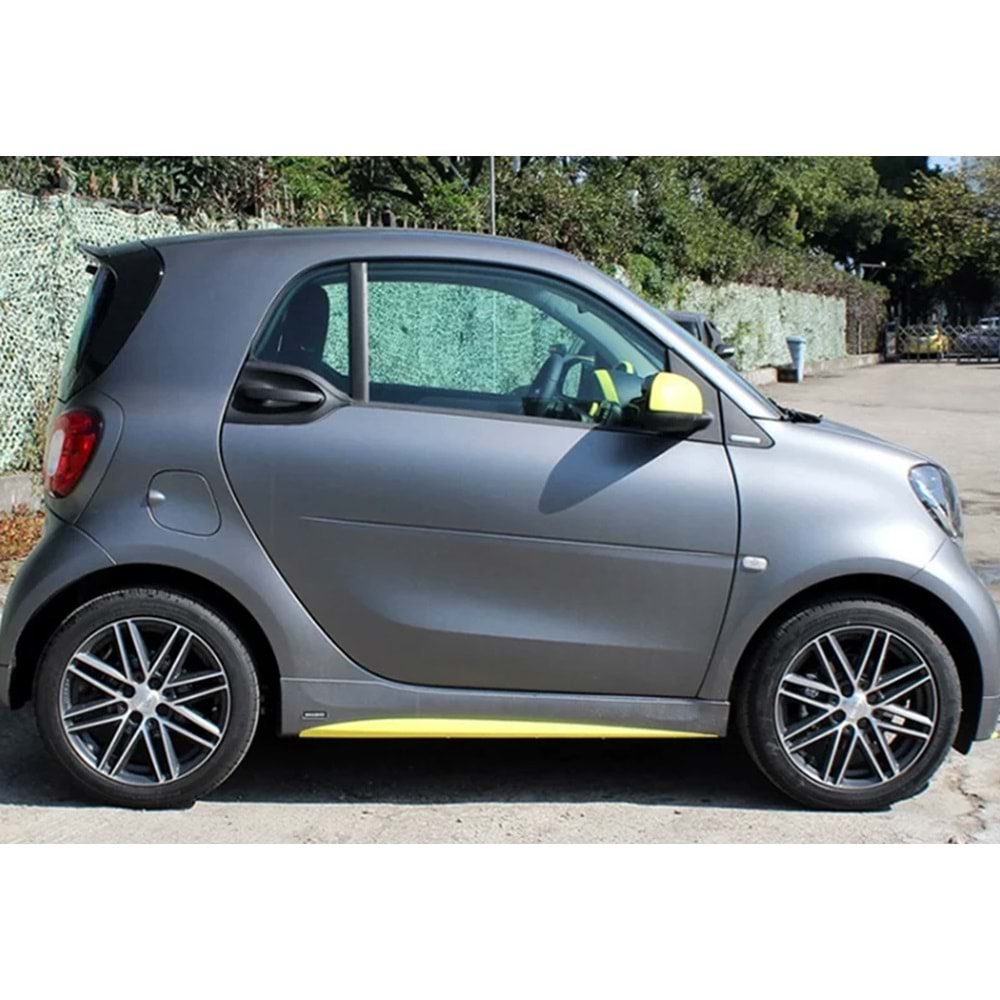 Smart Fortwo 453 2 2014+ - Marşpiyel/Yan, A Plus Brabus V1 Stil, Piano Black Parlak Ürün Yüzeyi, Vakum, Set
