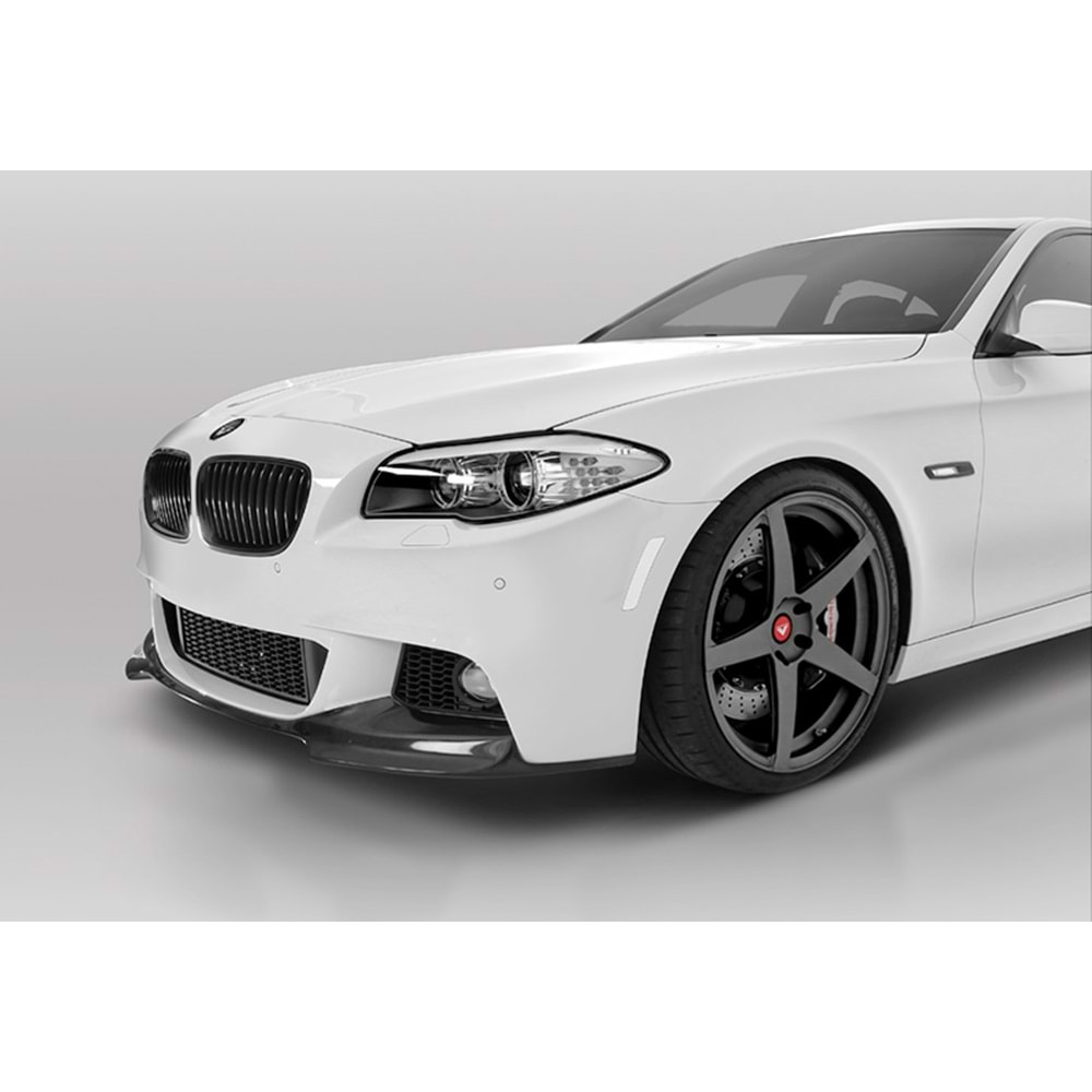 BMW F10 2010+ - Tampon Eki/Ön, B Plus Vorstainer V1 Stil, Piano Black Ürün Yüzeyi, Vakum
