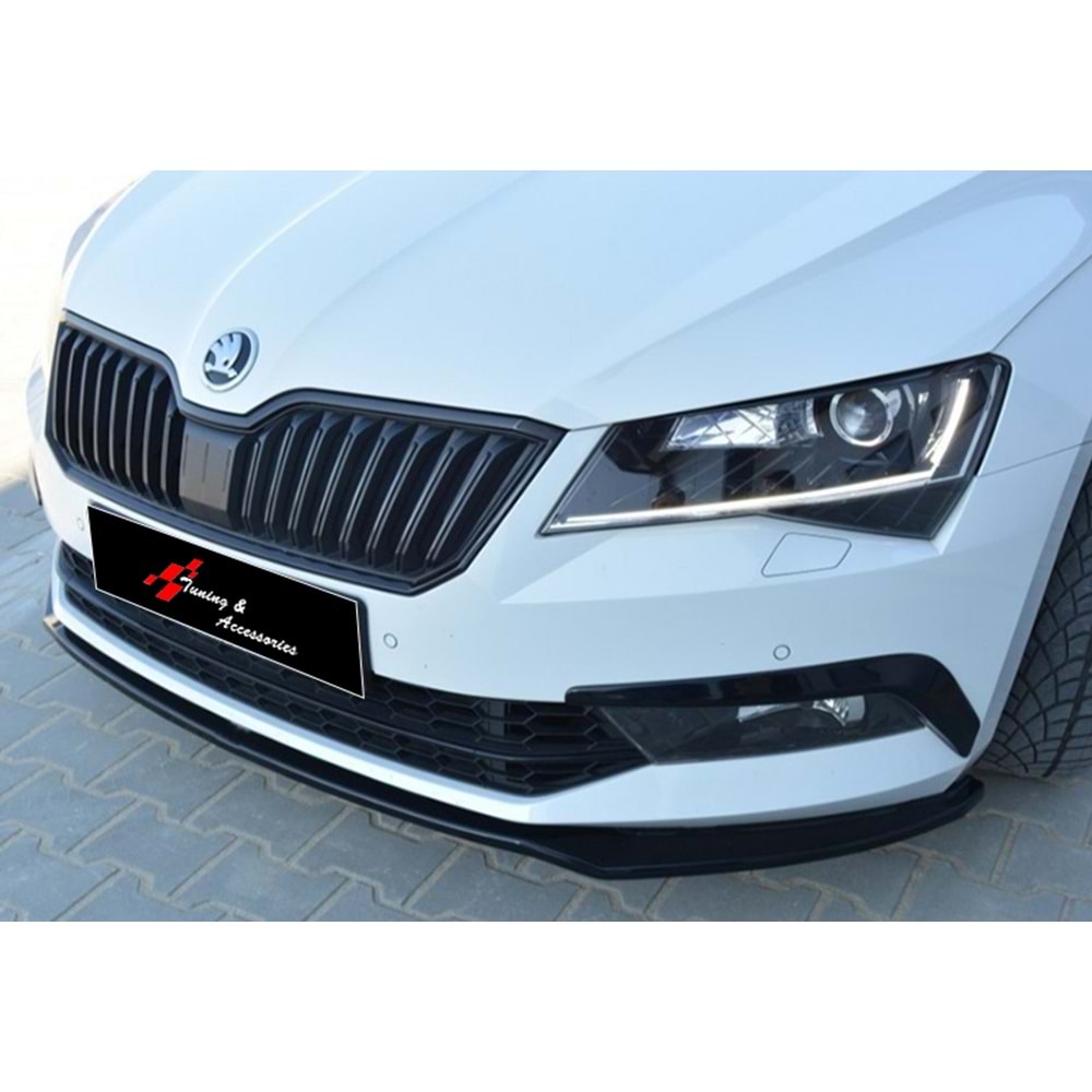 Skoda Superb Mk3 2015+ - Tampon Lipi/Ön B Plus Elite V2 Stil, Piano Black Ürün Yüzeyi, Vakum