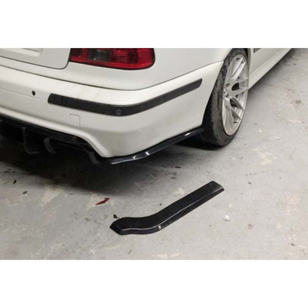 BMW E39 1995+ - Tampon Flap/Arka, B Plus M Technic V1 Stil , Piano Black Ürün Yüzeyi, Vakum, Set
