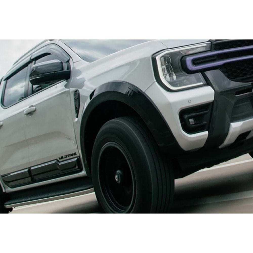 Ford Ranger T7 2022+ - Kapı Kaplaması/Üst A Plus Sport V1 Stil, Mat Siyah Ürün Yüzeyi Vkm. Set