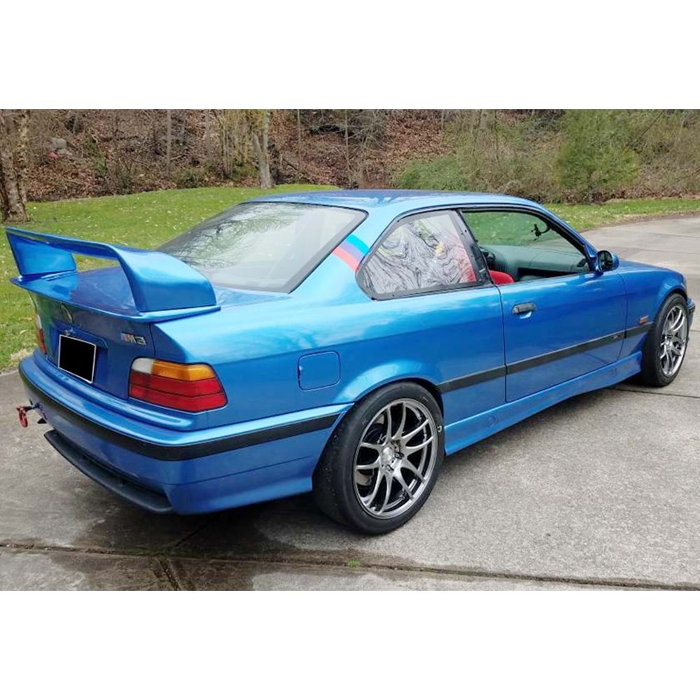 BMW E36 1990+ - Spoiler M3 GT V2B Stil Bagaj Üzeri 4 Parça, Piano Black ABS