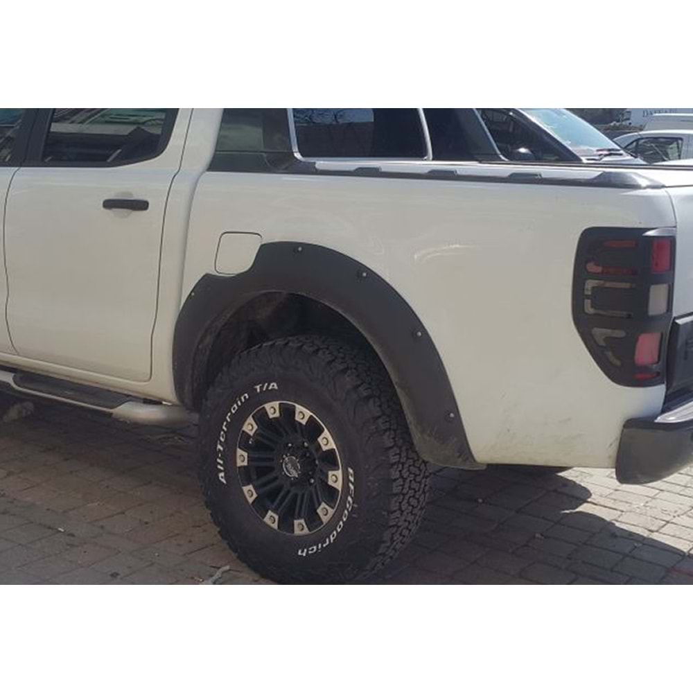 Ford Ranger T6 FL 2015+ - Çamurluk Kaplaması Elegance V1 Vidalı, Mat Siyah Vakum Set