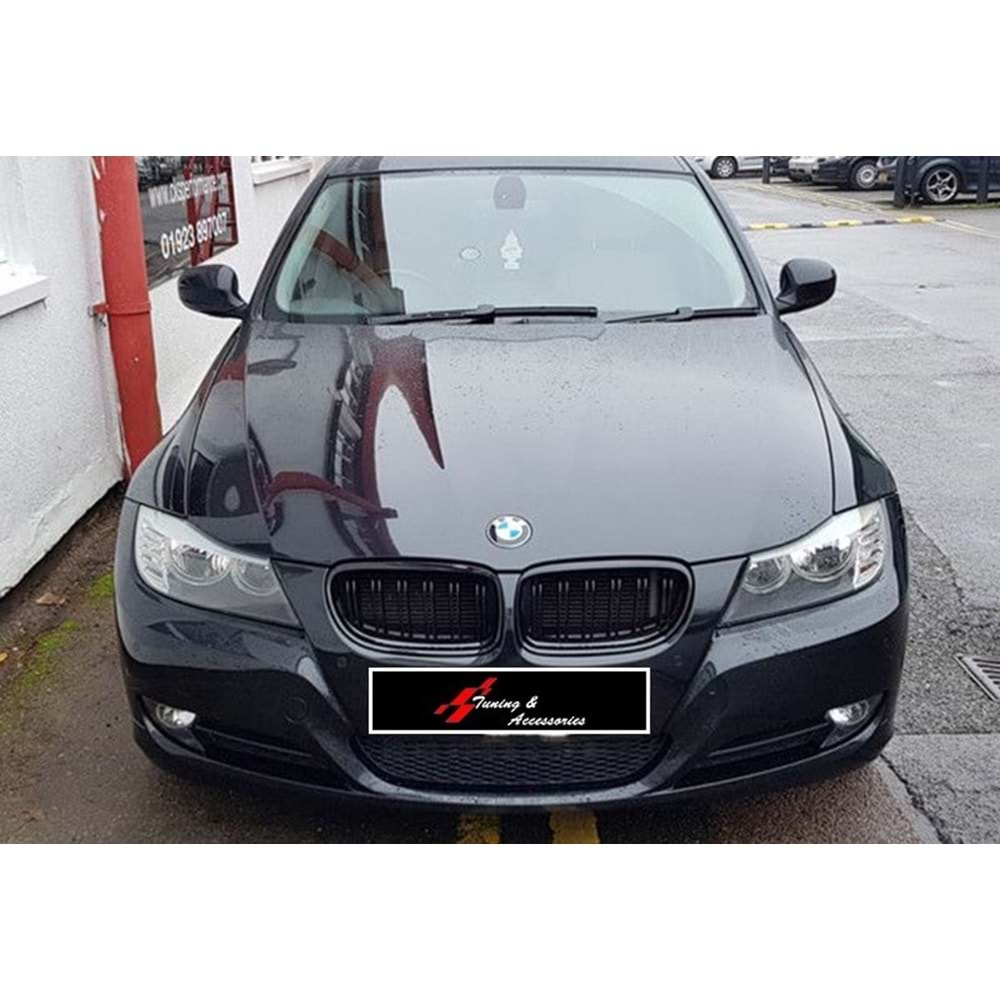 BMW E90 LCI 2008+ - Panjur M3 Stil Çift Çizgi, Piano Black Boyalı Çerçeve ve İç Yüzey, ABS, Set