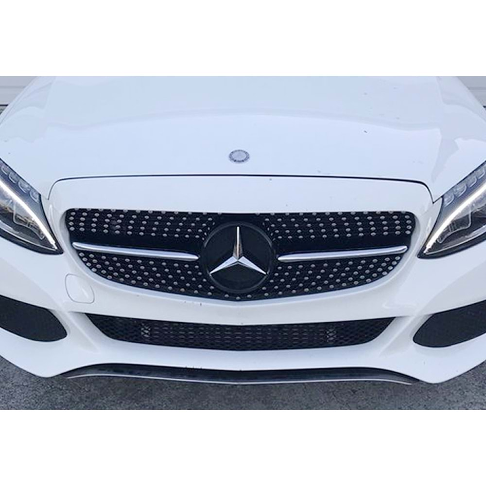 M. Benz W205 2015+ - Panjur Diamond Stil, Piano Black Üst Şerit Krm. İç Yüzey ABS