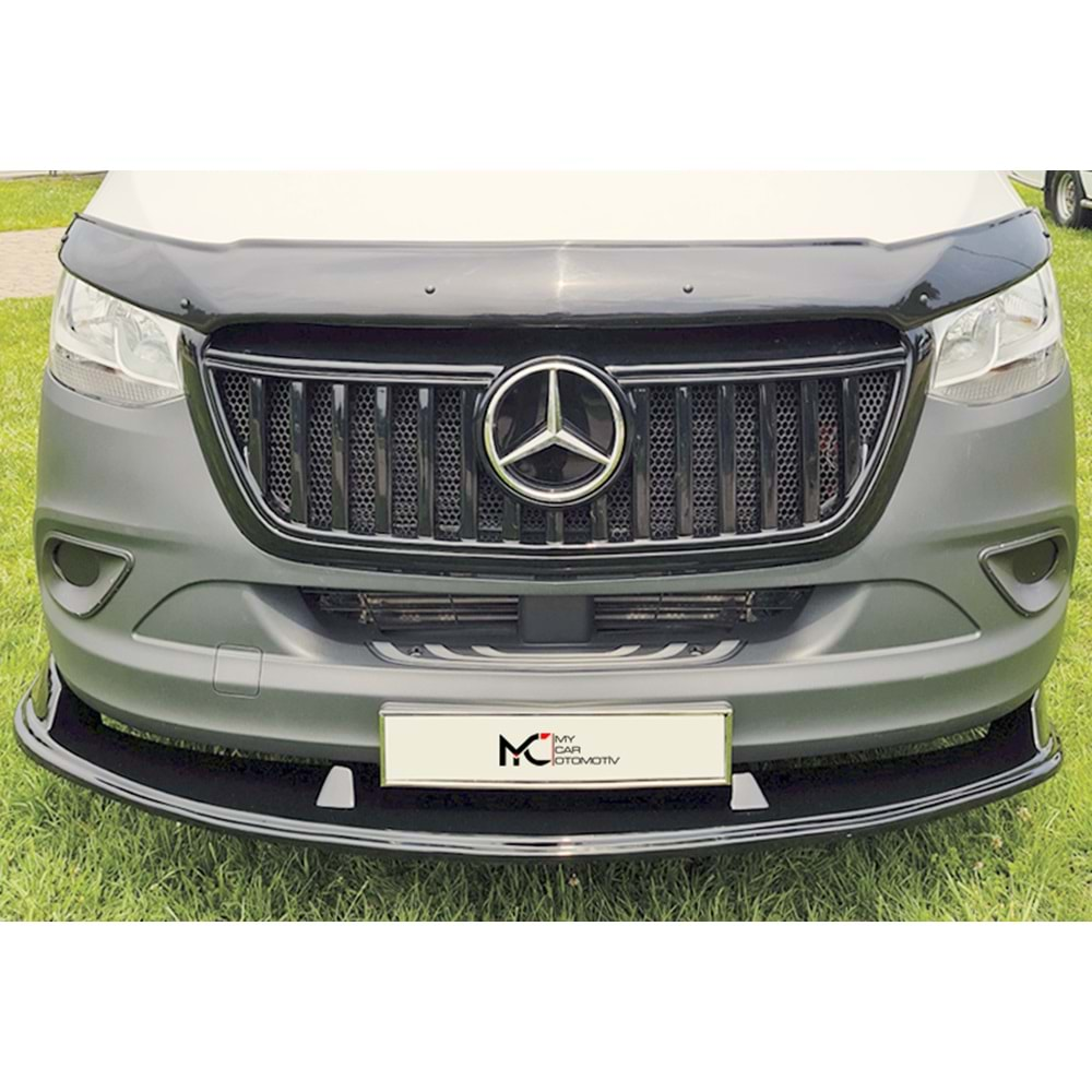 M. Benz W907 3 2019+ - Ön Lip A Plus+ Standart V1 Stil, Piano Black Parlak Ürün Yüzeyi Vkm.