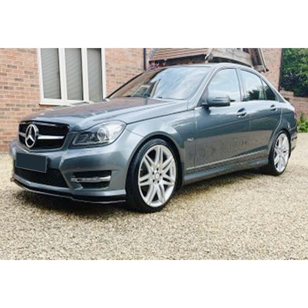 M. Benz W204 FL 2011+ - Ön Lip Max A Plus+ AMG Line V1 Stil, Piano Black Parlak Ürün Yüzeyi, Vkm.