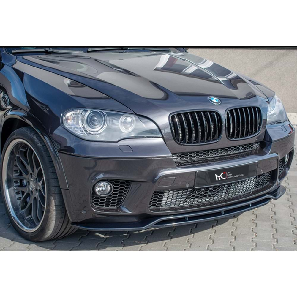 BMW E70 LCI 2011+ - Ön Lip A Plus+ M Sport V1 Stil 2 Parça, Piano Black Parlak Ürün Yüzeyi Vkm.