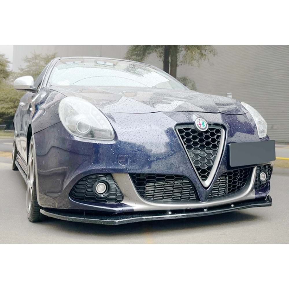 A. Romeo Guilietta 2010+ - Tampon Lipi/Ön A Plus Std. Line V1, Piano Black Parlak Ürün Yüzeyi, Vakum