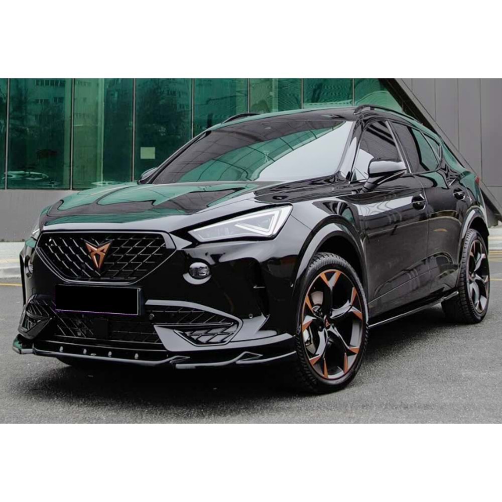 Seat Cupra Formentor Mk1 2020+ - Tampon Lipi/Ön, A Plus Cupra V3 Stil, Piano Black Parlak Ürün Yüzeyi, Vakum