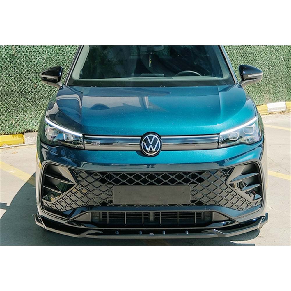 VW Tiguan Mk3 2024+ - Tampon Lipi/Ön, A Plus R Line V1 Stil, Piano Black Parlak Ürün Yüzeyi, Vakum