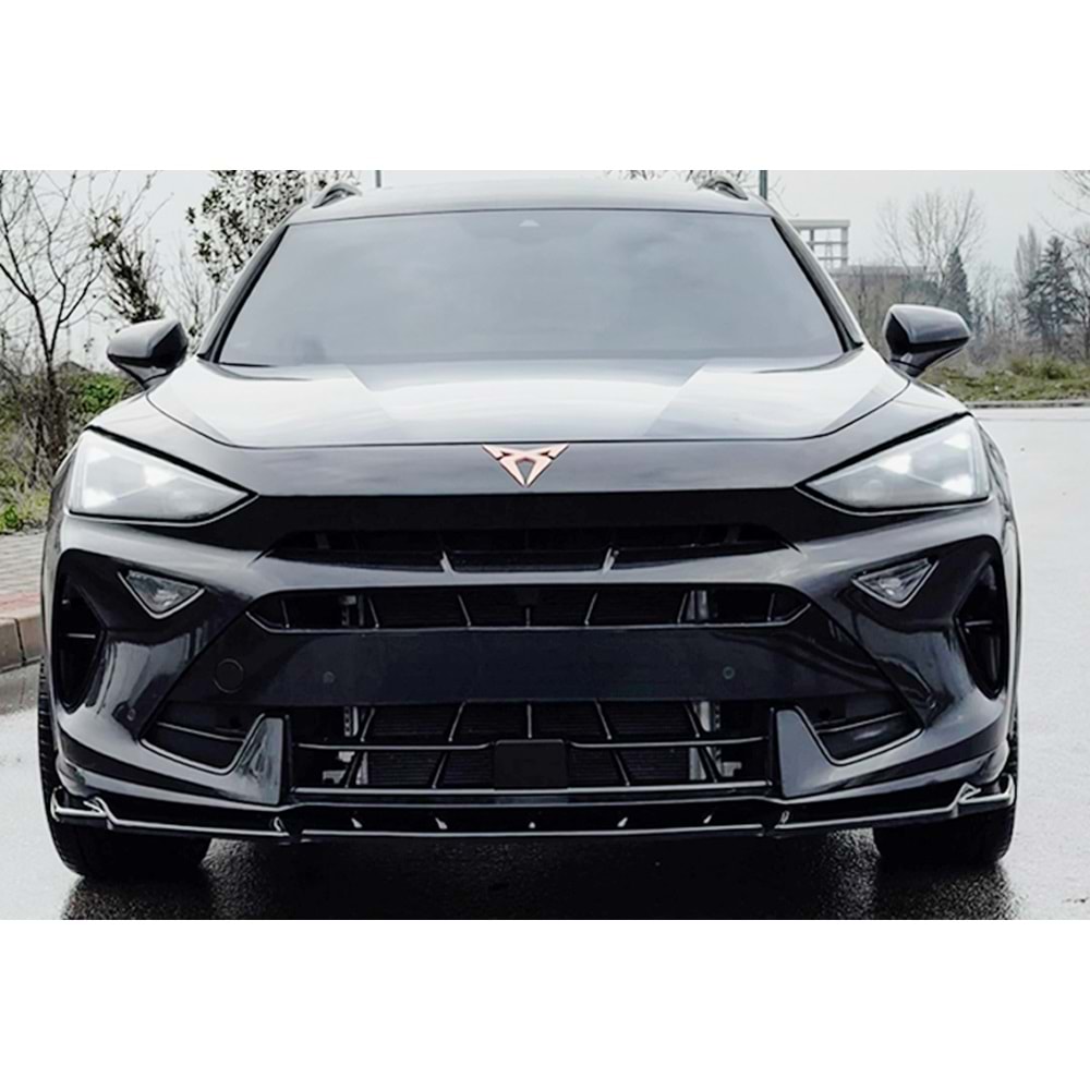 Seat Cupra Formentor Mk1 FL 2024+ - Tampon Lipi/Ön, A Plus Cupra V1 Stil, Piano Black Parlak Ürün Yüzeyi, Vakum
