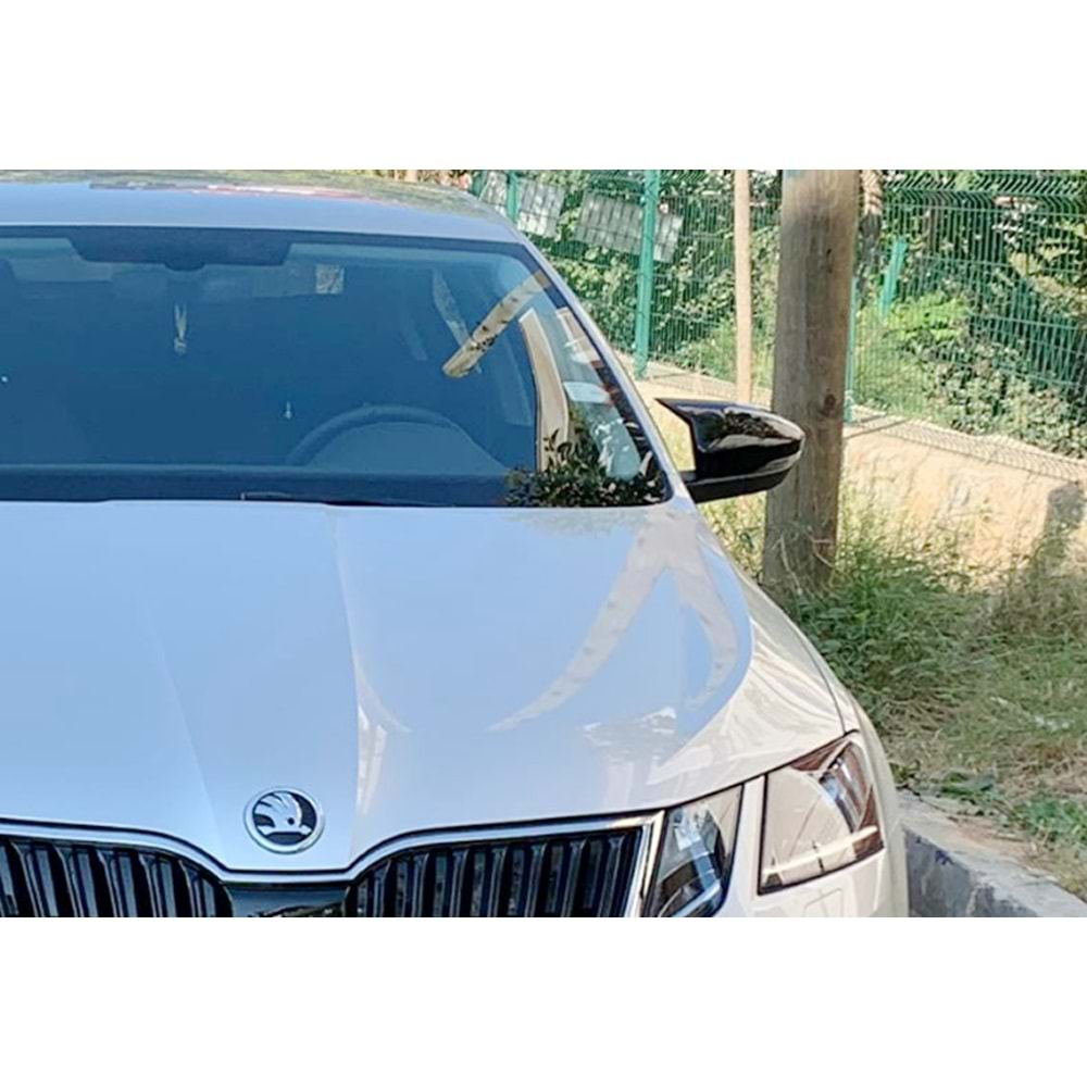 Skoda Octavia Mk3 2013+ - Ayna Kapağı Batman V1 Stil Yapıştırma, Piano Black Ürün Yüzeyi ABS Set