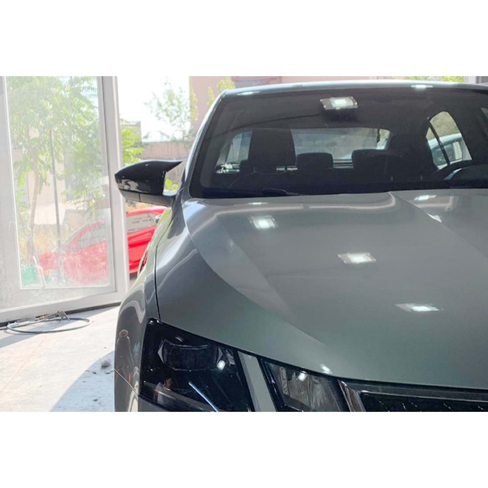 Skoda Octavia Mk3 2013+ - Ayna Kapağı Batman V1 Stil Yapıştırma, Piano Black Ürün Yüzeyi ABS Set