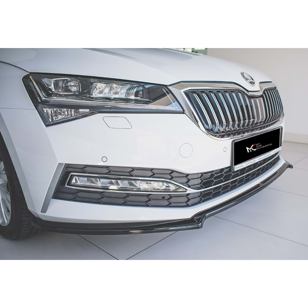 Skoda Superb Mk3 FL 2019+ - Tampon Lipi/Ön V1 Stil, Piano Black Ürün Yüzeyi, Vkm.