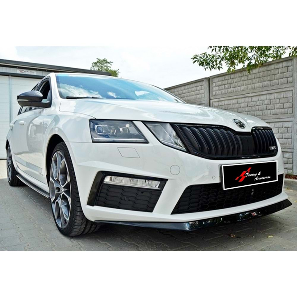 Skoda Octavia Mk3 RS FL 2017+ - Ön Lip Max VRS V2 Stil, Piano Black Ürün Yüzeyi, Vkm.