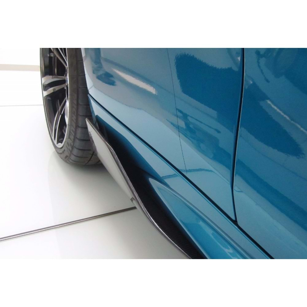 BMW F22 2013+ - Marşpiye Alt Flap A Plus+ M Performance Stil, Piano Black Parlak Yüzey Vkm.