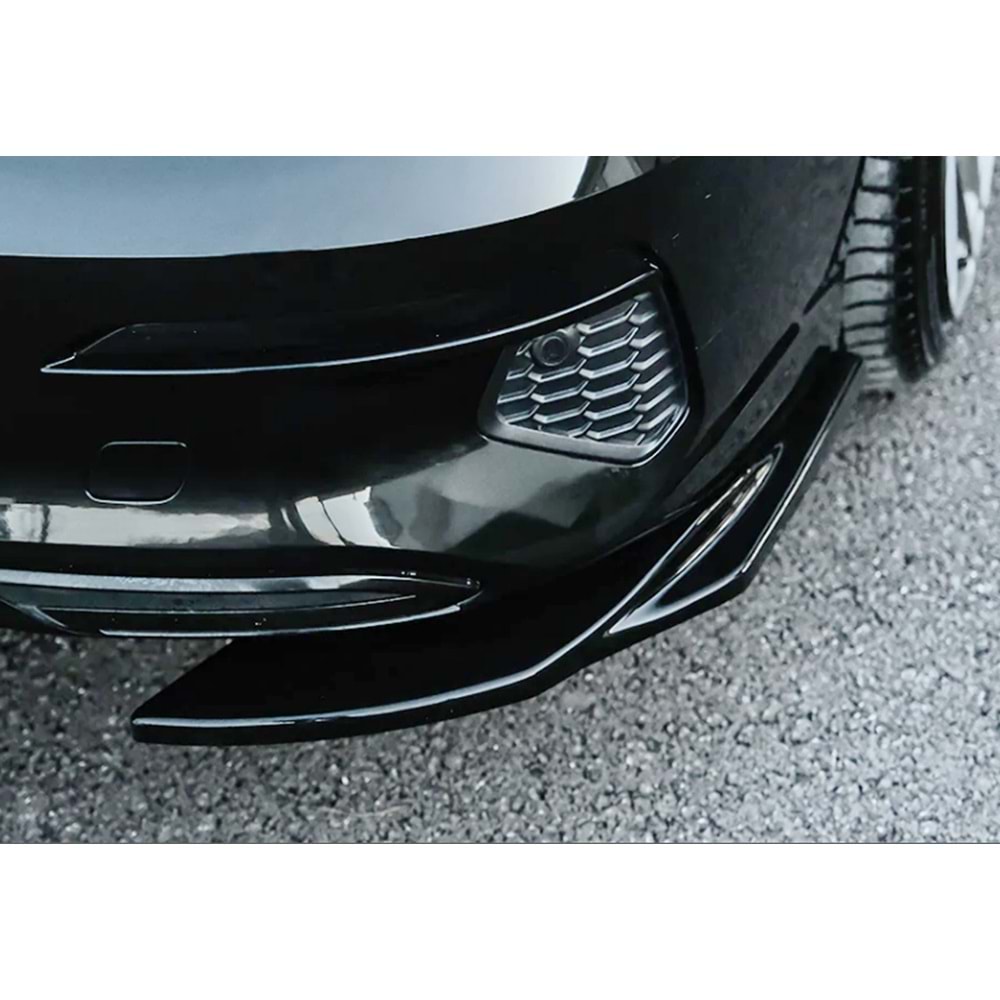 Audi A3 8Y SD 2020+ - Tampon Flap/Arka Yan, A Plus Std. Line V1 Stil, Piano Black Parlak Ürün Yüzeyi, Vakum, Set