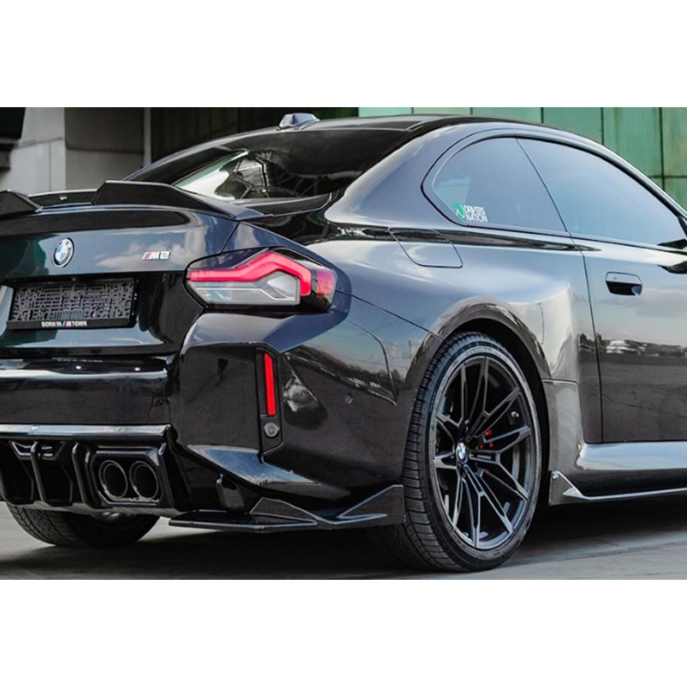 BMW G87 M2 2023+ - Tampon Flap/Arka, A Plus M2 V1 Stil, Piano Black Parlak Ürün Yüzeyi, Vakum