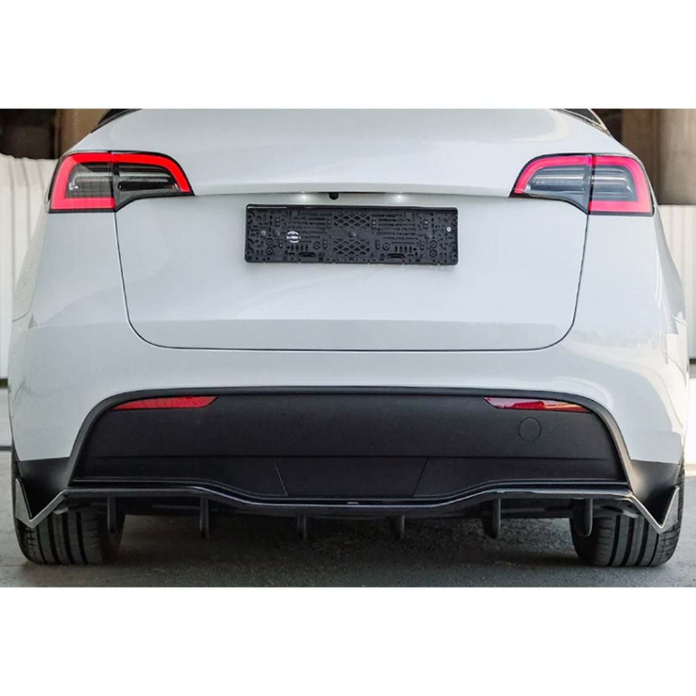 Tesla Model Y 1 2020+ - Tampon Lipi/Arka, A Plus Std. Line V1 Stil, Piano Black Parlak Ürün Yüzeyi, Vakum