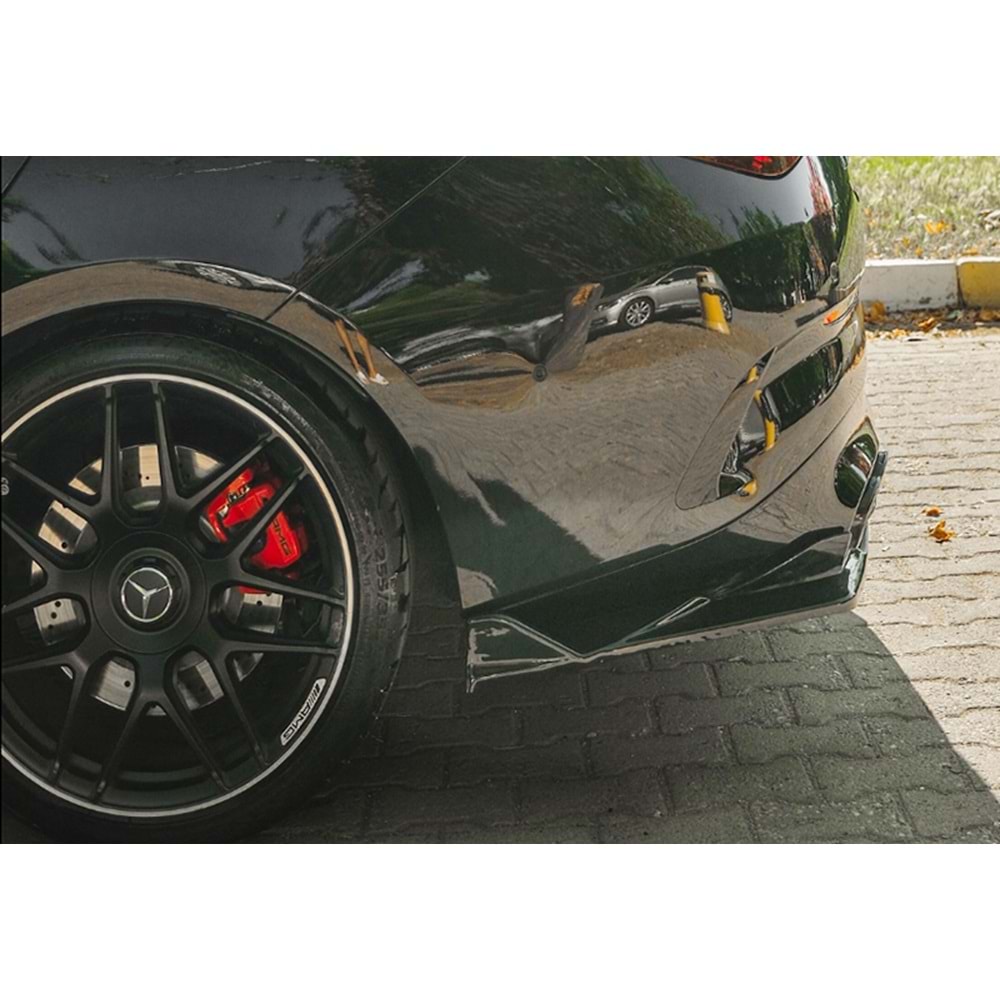 M. Benz C118 CLA45 2019+ - Tampon Flap/Arka Yan, A Plus CLA45 S Aero Pack V1 Stil, Piano Black Parlak Ürün Yüzeyi, Vakum, Set