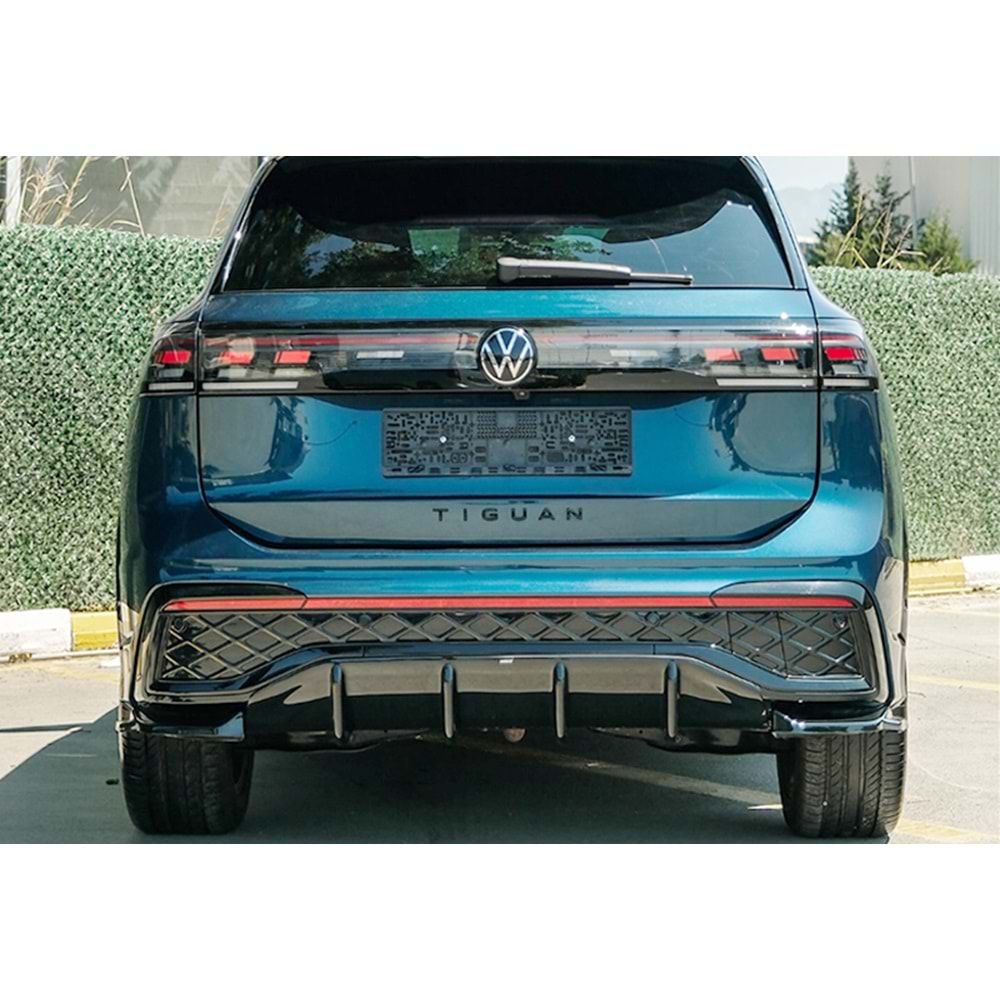 VW Tiguan Mk3 2024+ - Difüzör/Arka, A Plus R Line V1 Stil, Piano Black Parlak Ürün Yüzeyi, Vakum