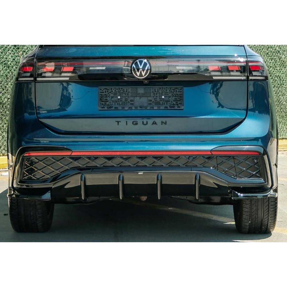 VW Tiguan Mk3 2024+ - Difüzör/Arka, A Plus R Line V1 Stil, Piano Black Parlak Ürün Yüzeyi, Vakum