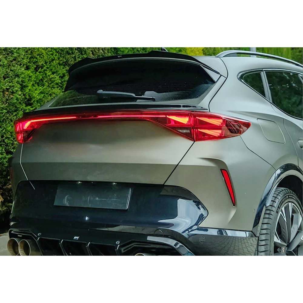 Seat Cupra Formentor Mk1 2020+ - Spoiler, A Plus Cupra V1 Stil, Cam Altı, Piano Black Parlak Ürün Yüzeyi, Vakum