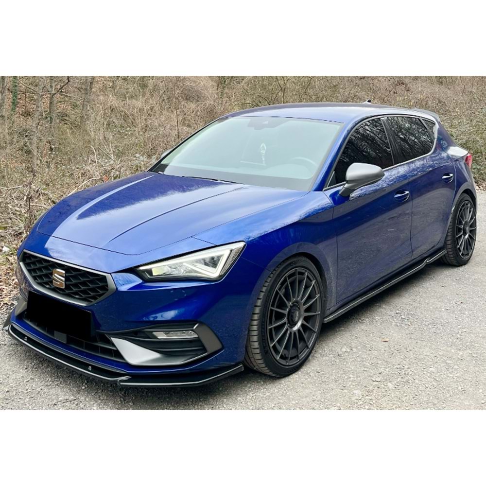 Seat Leon Mk4 2020+ - Marşpiyel Çıta/Yan Alt, A Plus FR V2 Stil, 194 cm, Piano Black Parlak Ürün Yüzeyi, Vakum, Set