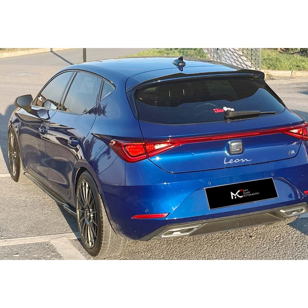 Seat Leon Mk4 2020+ - Marşpiyel Çıta/Yan Alt, A Plus FR V2 Stil, 194 cm, Piano Black Parlak Ürün Yüzeyi, Vakum, Set