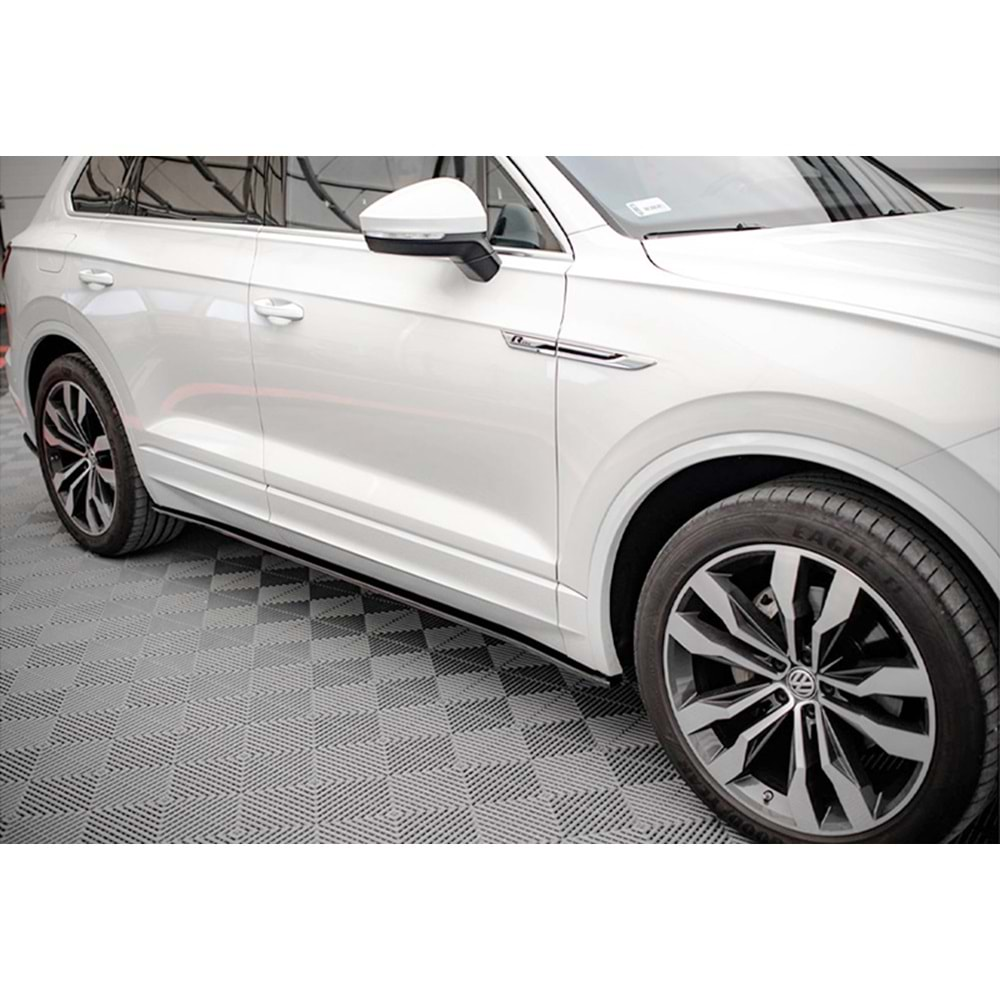 VW Touareg Mk3 2018+ - Marşpiye Çıta/Alt A Plus+ R Line V1 Stil 4 mm, Piano Black Parlak Ürün Yüzeyi, Vkm., Set