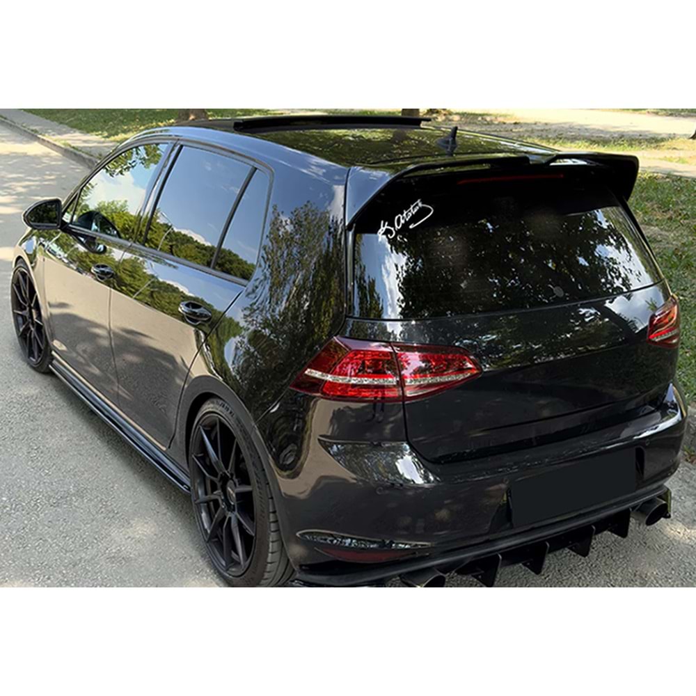 VW Golf Mk7 2012+ - Marşpiyel Çıta/Yan Alt, A Plus GTI V1 Stil, Piano Black Parlak Ürün Yüzeyi, Vakum, Set