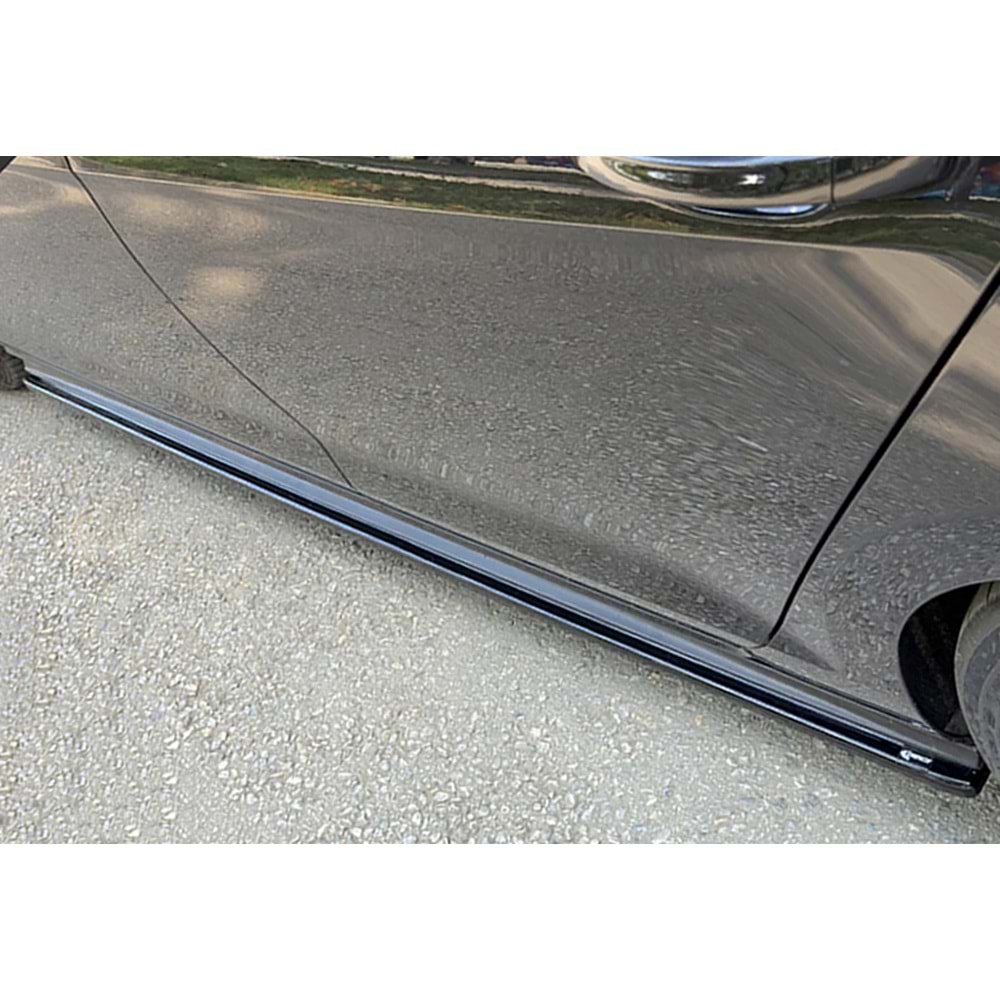 VW Golf Mk7 2012+ - Marşpiyel Çıta/Yan Alt, A Plus GTI V1 Stil, Piano Black Parlak Ürün Yüzeyi, Vakum, Set