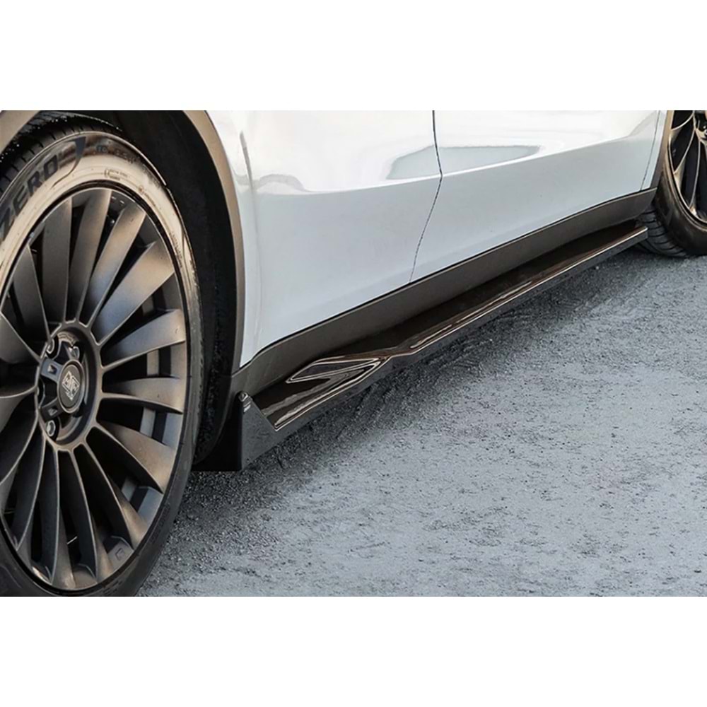 Tesla Model Y 1 2020+ - Marşpiyel Çıta/Yan Alt, A Plus Std. Line V1 Stil, Piano Black Parlak Ürün Yüzeyi, Vakum, Set
