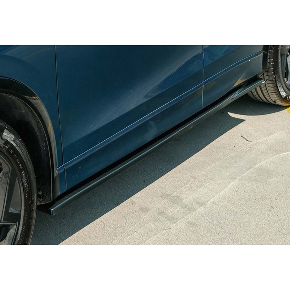 VW Tiguan Mk3 2024+ - Marşpiyel Çıta/Alt, A Plus R Line V1 Stil, Piano Black Parlak Ürün Yüzeyi, Vakum, Set