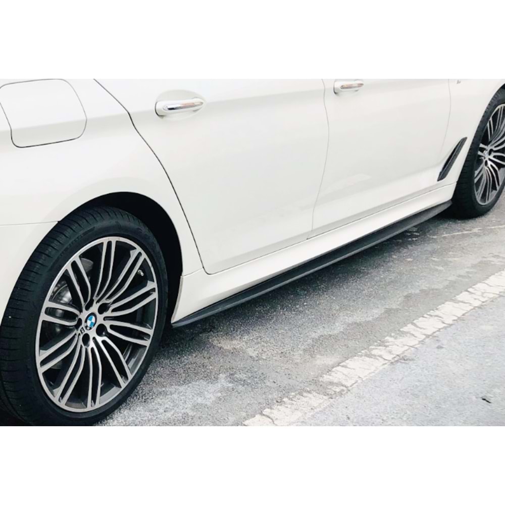 BMW G30 2017+ - Marşpiyel Çıta/Alt, B Plus Performance V2 Stil, Piano Black Parlak Ürün Yüzeyi, Vakum, Set