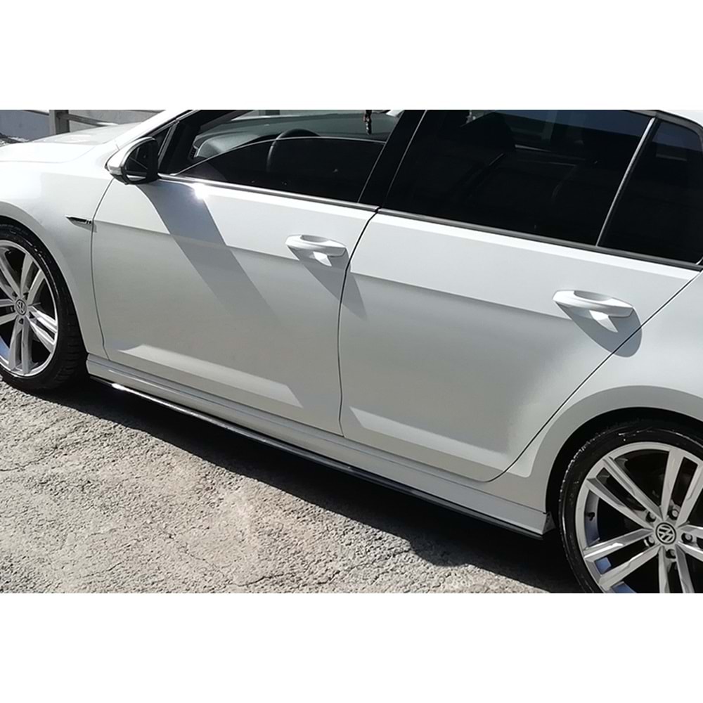 VW Golf Mk7 2012+ - Marşpiyel Çıta/Yan Alt, B Plus Performance V1 Stil, Piano Black Parlak Ürün Yüzeyi, Vakum, Set