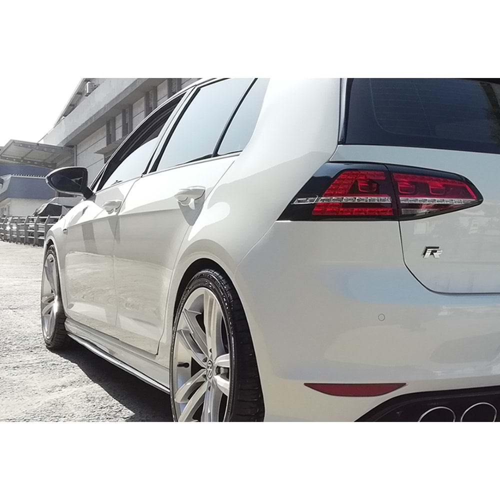 VW Golf Mk7 2012+ - Marşpiyel Çıta/Yan Alt, B Plus Performance V1 Stil, Piano Black Parlak Ürün Yüzeyi, Vakum, Set