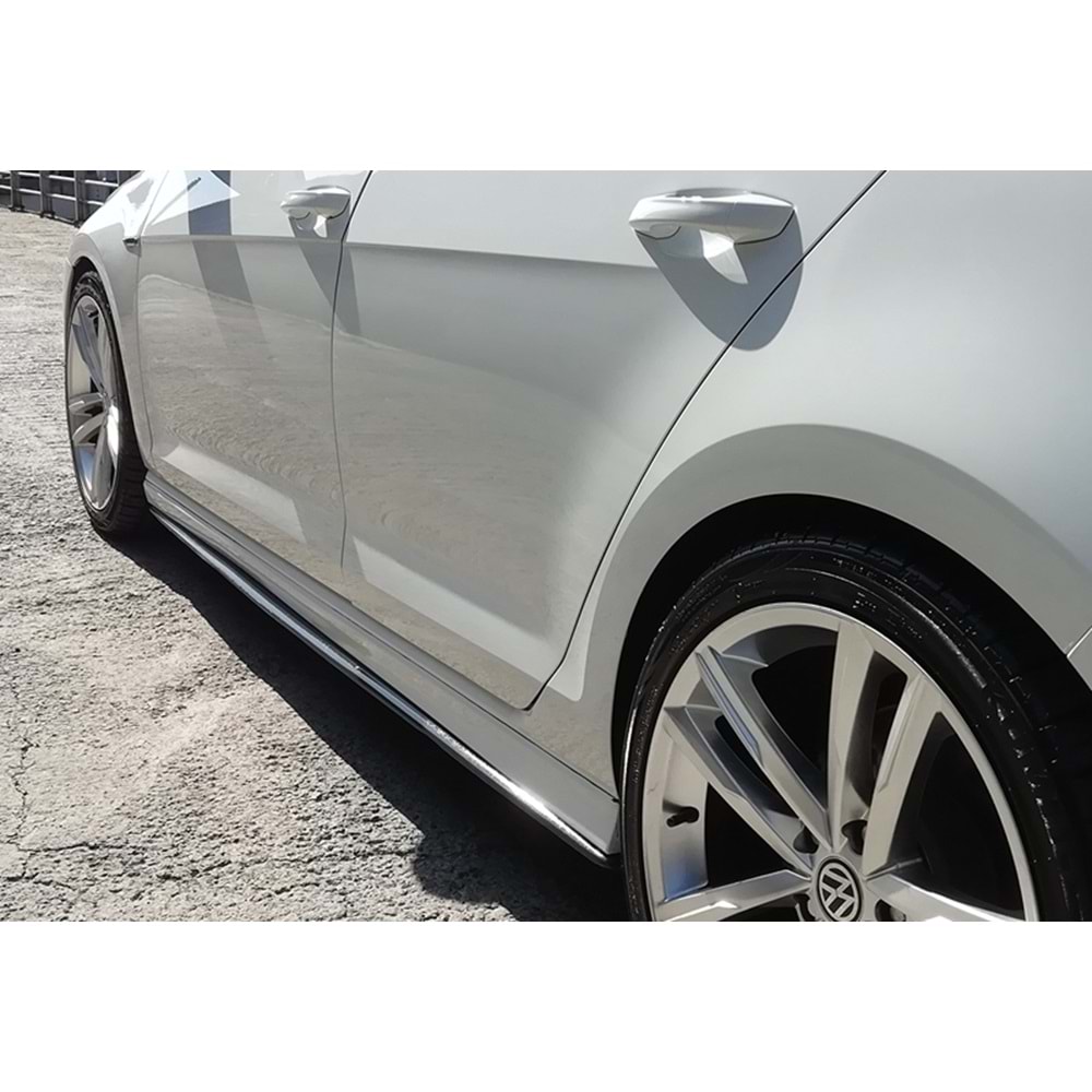 VW Golf Mk7 2012+ - Marşpiyel Çıta/Yan Alt, B Plus Performance V1 Stil, Piano Black Parlak Ürün Yüzeyi, Vakum, Set