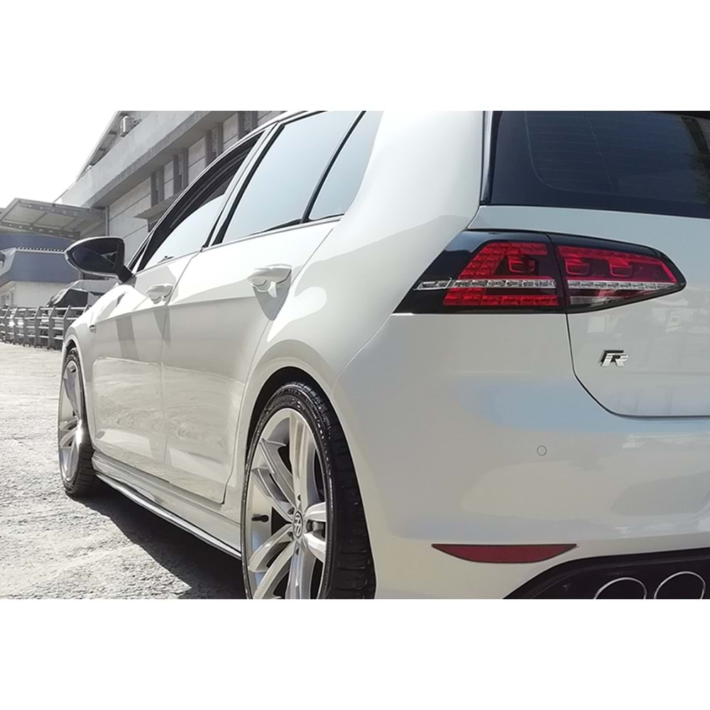 VW Golf Mk7 2012+ - Marşpiyel Alt Çıta Performance 2 mm, Piano Black, Vakum Set