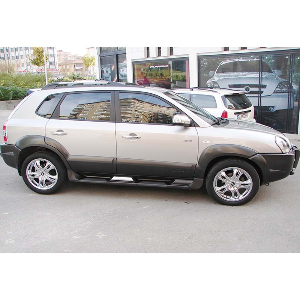 Hyundai Tucson 1 2004+ - Basamak Oem V2 Stil, Krm. TPE Kaydırmaz Yüzey Mat Füme Boyalı ABS Ürün Yapısı Set