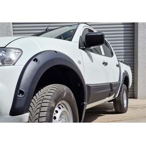 Mitsubishi L200 4 2005 - Kapı Üzeri Kaplaması A Plus+ Sport Line Stil, Mat Siyah Ürün Yüzeyi Vkm. Set