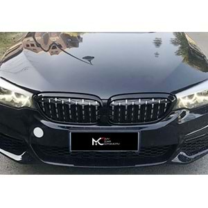 BMW G30 2017+ - Panjur Diamond Stil, Piano Black Çerçeve Krom İç ABS Set