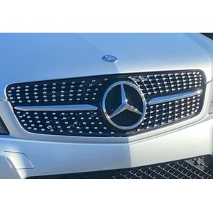 M. Benz W204 2007+ - Panjur Diamond Stil, Piano Black Üst Şerit Krm. İç Yüzey ABS