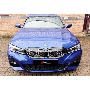 BMW G20 2019+ - Panjur Diamond Stil, Piano Black Çerçeve İç Krom Şerit ABS Set