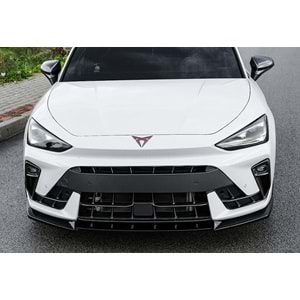 Seat Cupra Leon Mk1 FL 2024+ - Tampon Lipi/Ön, A Plus Cupra V1 Style, Piano Black Parlak Ürün Yüzeyi, Vakum