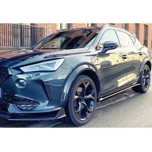 Seat Cupra Formentor Mk1 2020+ - Marşpiyel Alt Çıta A Plus+ Custom SE V1 Stil 4 mm, Piano Black Parlak Ürün Yüzeyi, Vkm., Set