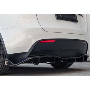 Tesla Model Y 1 2020+ - Tampon Lipi/Arka, A Plus Std. Line V1 Stil, Piano Black Parlak Ürün Yüzeyi, Vakum