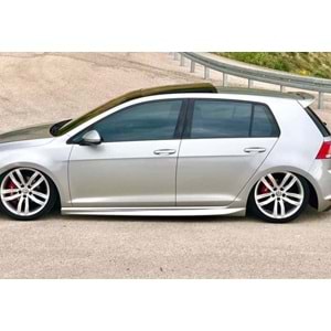 VW Golf Mk7 2012+ - Marşpiyel/Yan B Plus Aero V1 Stil, Mat Siyah Ürün Yüzeyi, Vakum, Set
